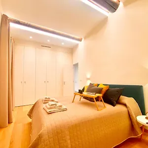 Stunning Apt San Lorenzo 19, Rolli Palace Unesco - Overlooking The Cathedral - Free Private Parking- Appartement